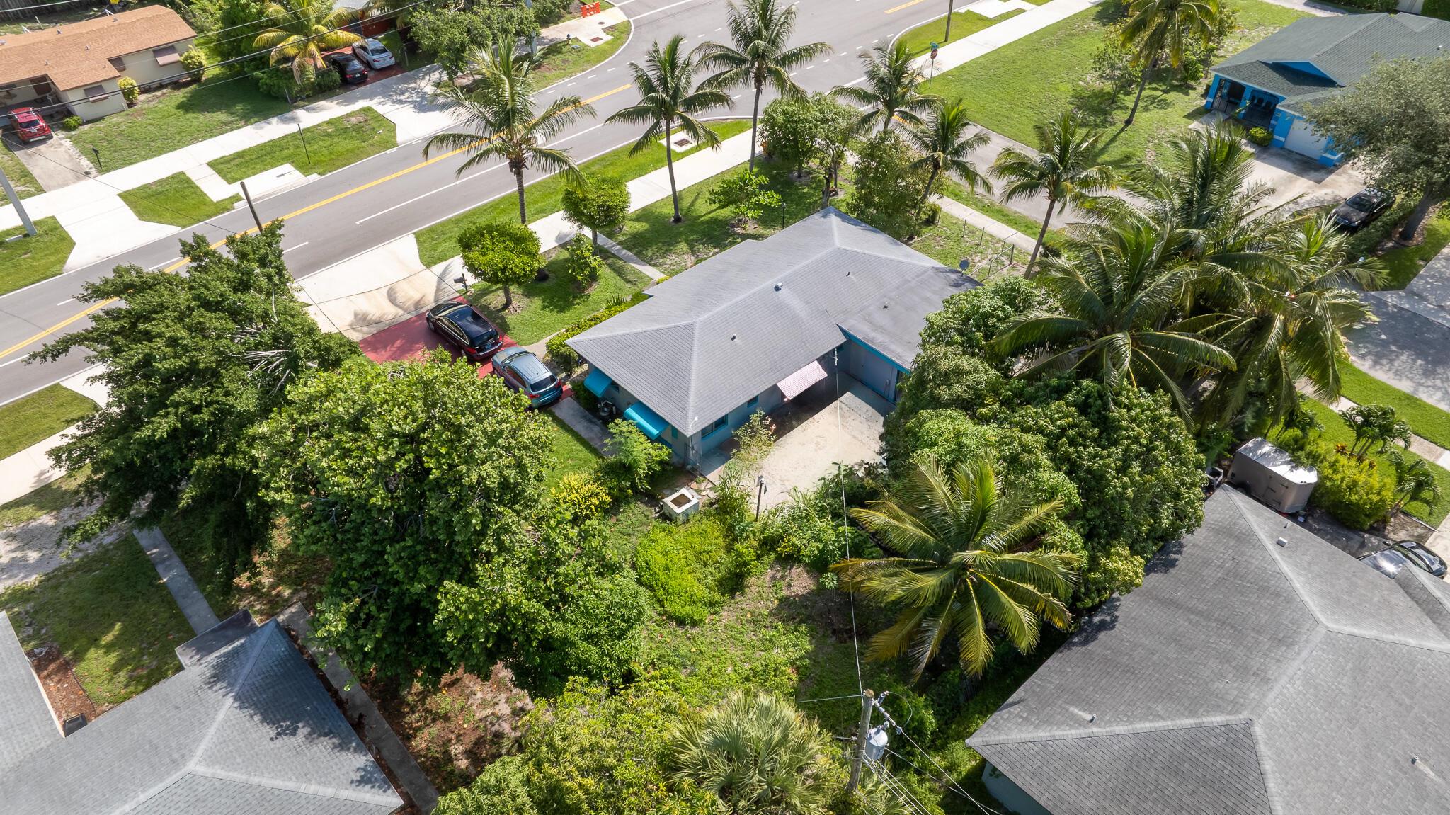 212 SW 10th St