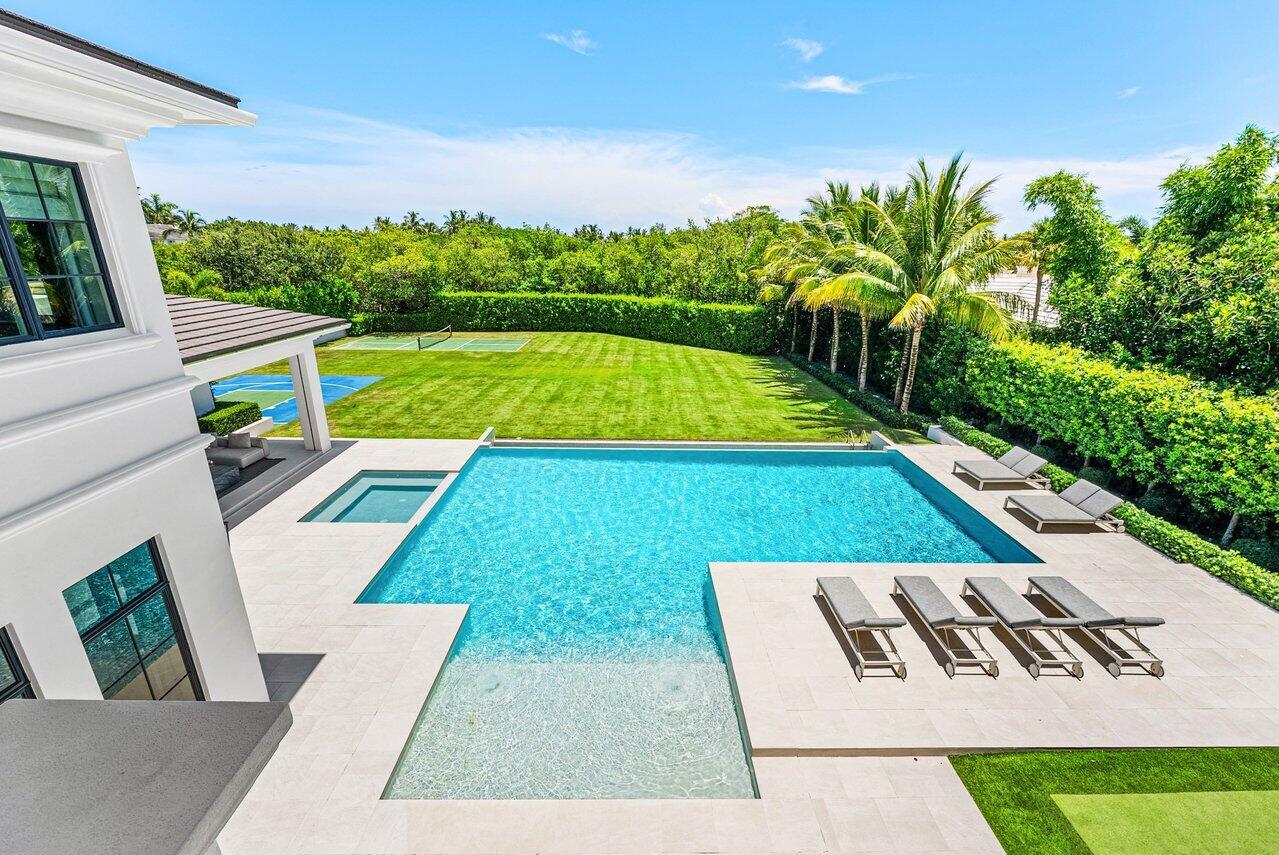 1162 Banyan Estates Dr North Palm Beach, FL 33408