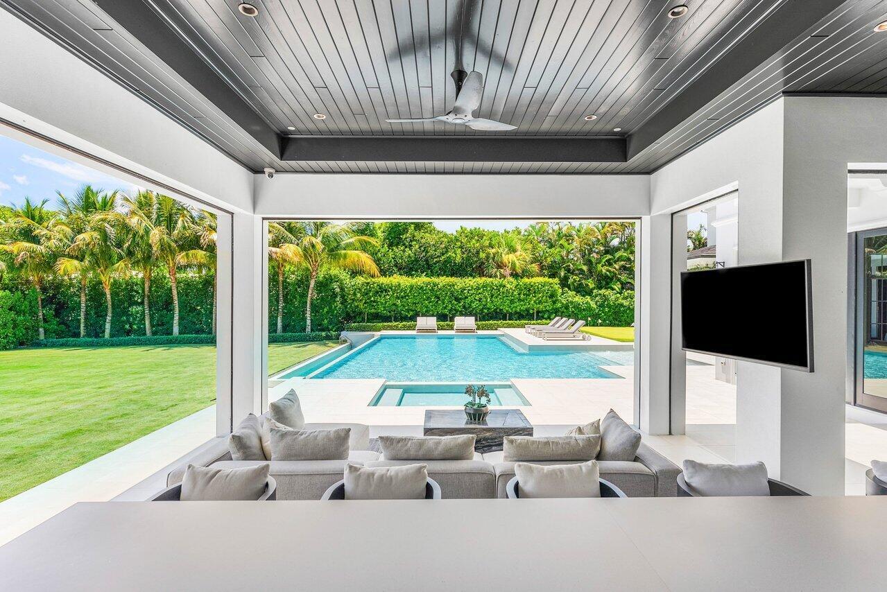 1162 Banyan Estates Dr North Palm Beach, FL 33408