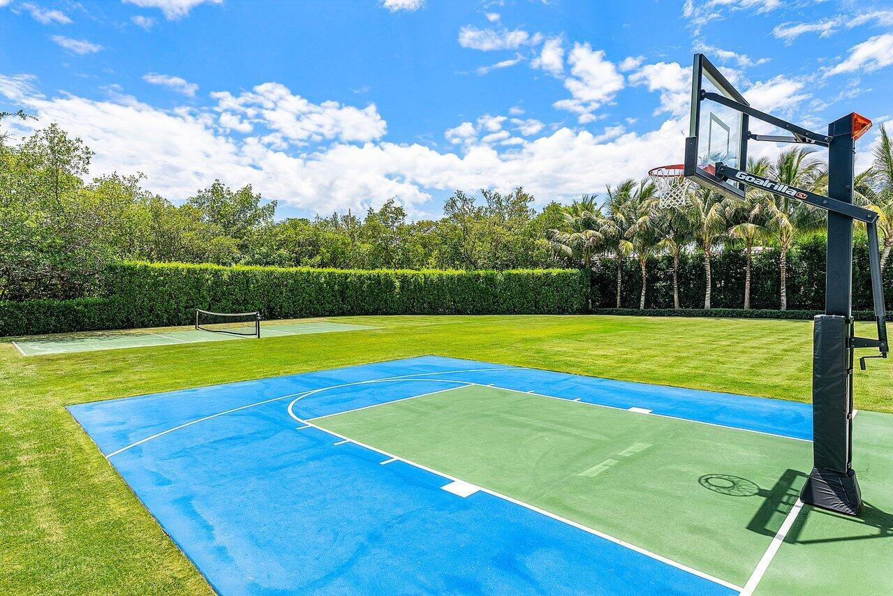 1162 Banyan Estates Dr North Palm Beach, FL 33408