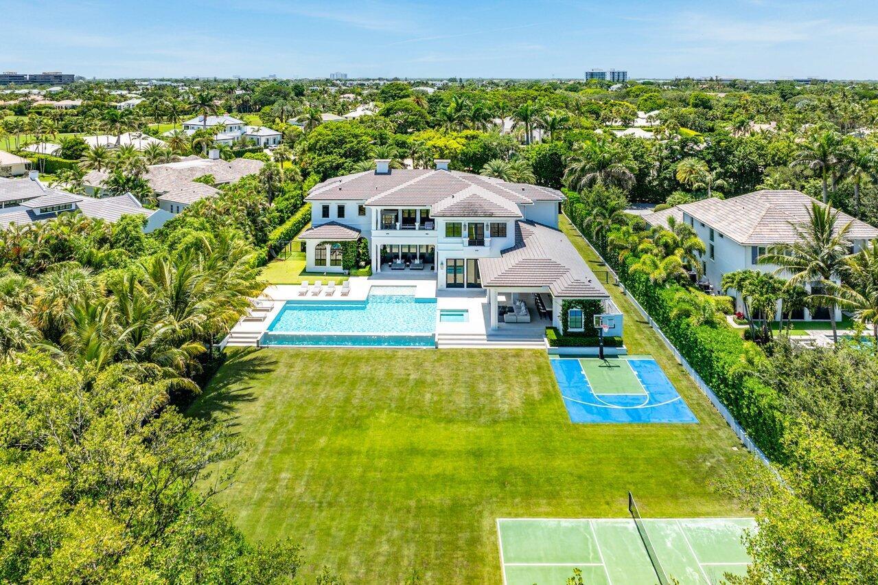 1162 Banyan Estates Dr North Palm Beach, FL 33408