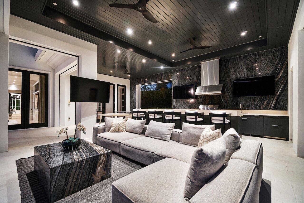 1162 Banyan Estates Dr North Palm Beach, FL 33408