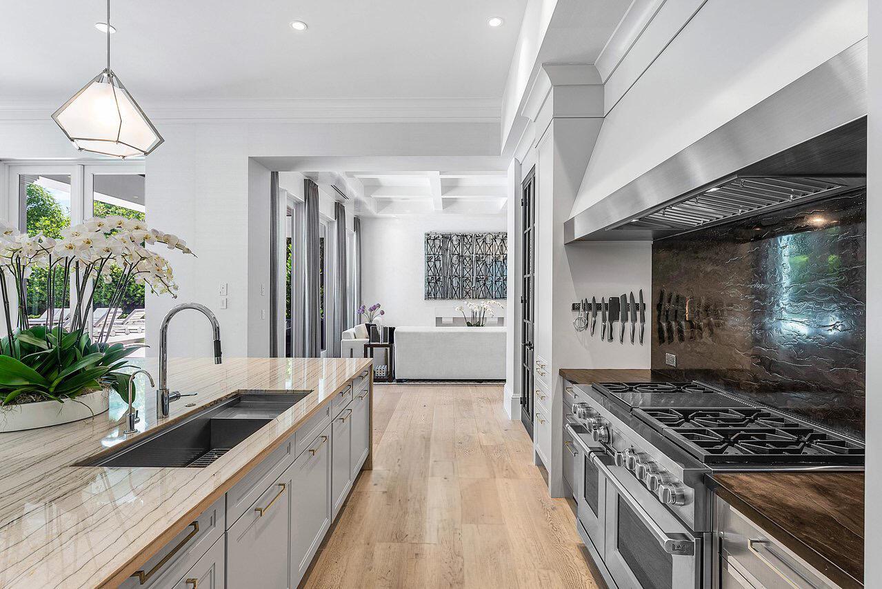 1162 Banyan Estates Dr North Palm Beach, FL 33408