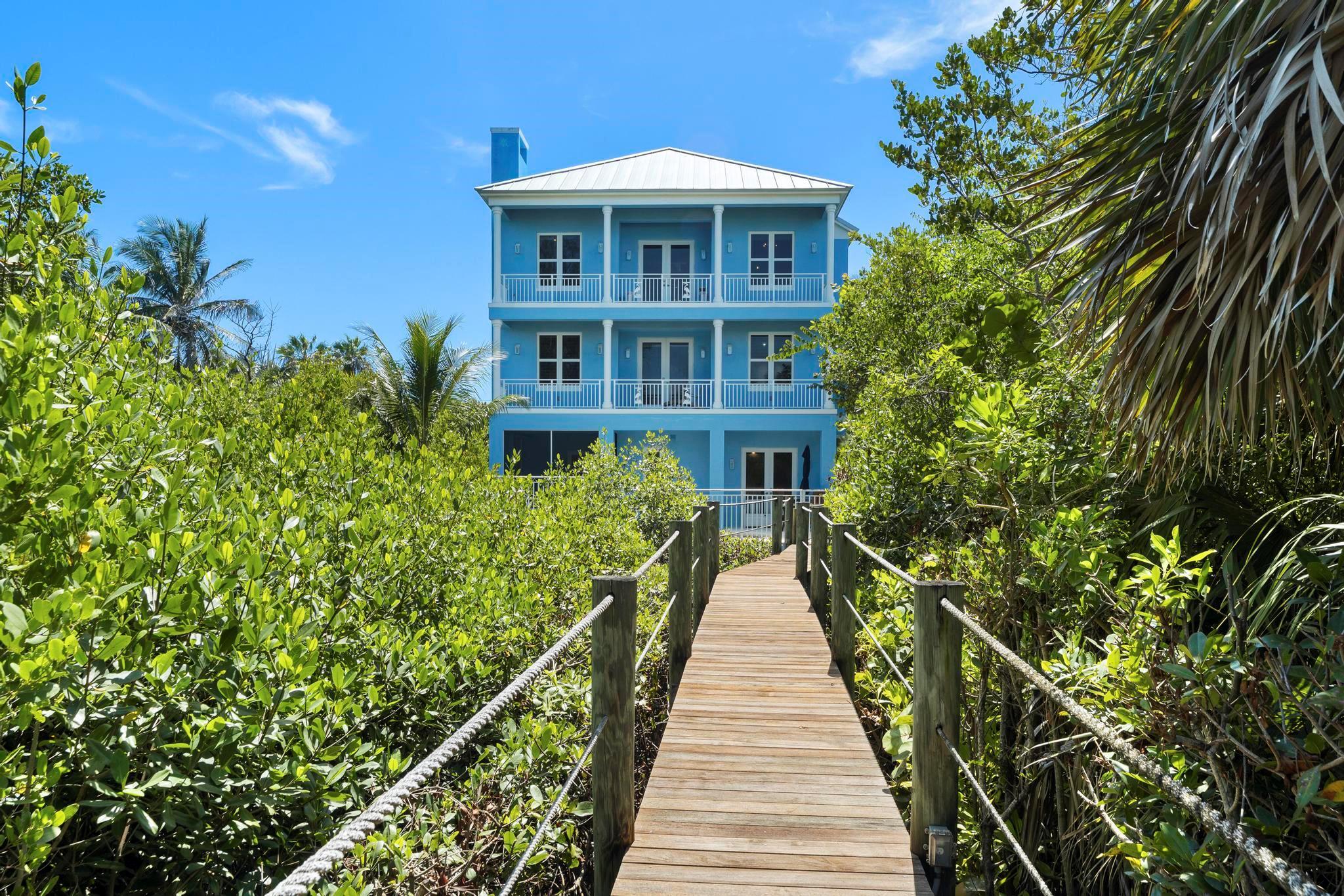 1334 SE Macarthur Blvd Stuart, FL 34996 1334 SE Macarthur Blvd Stuart, FL 34996
