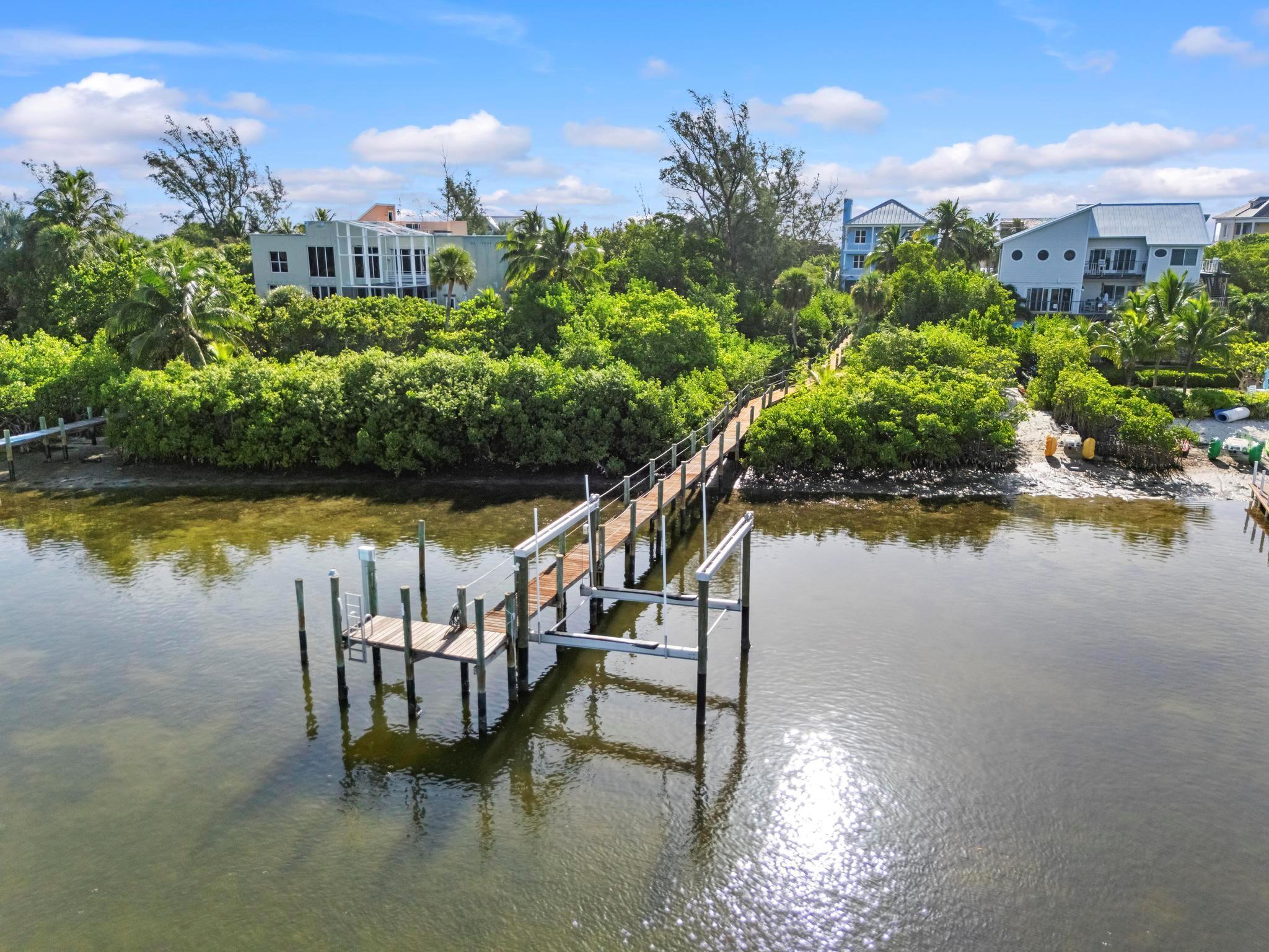 1334 SE Macarthur Blvd Stuart, FL 34996 1334 SE Macarthur Blvd Stuart, FL 34996