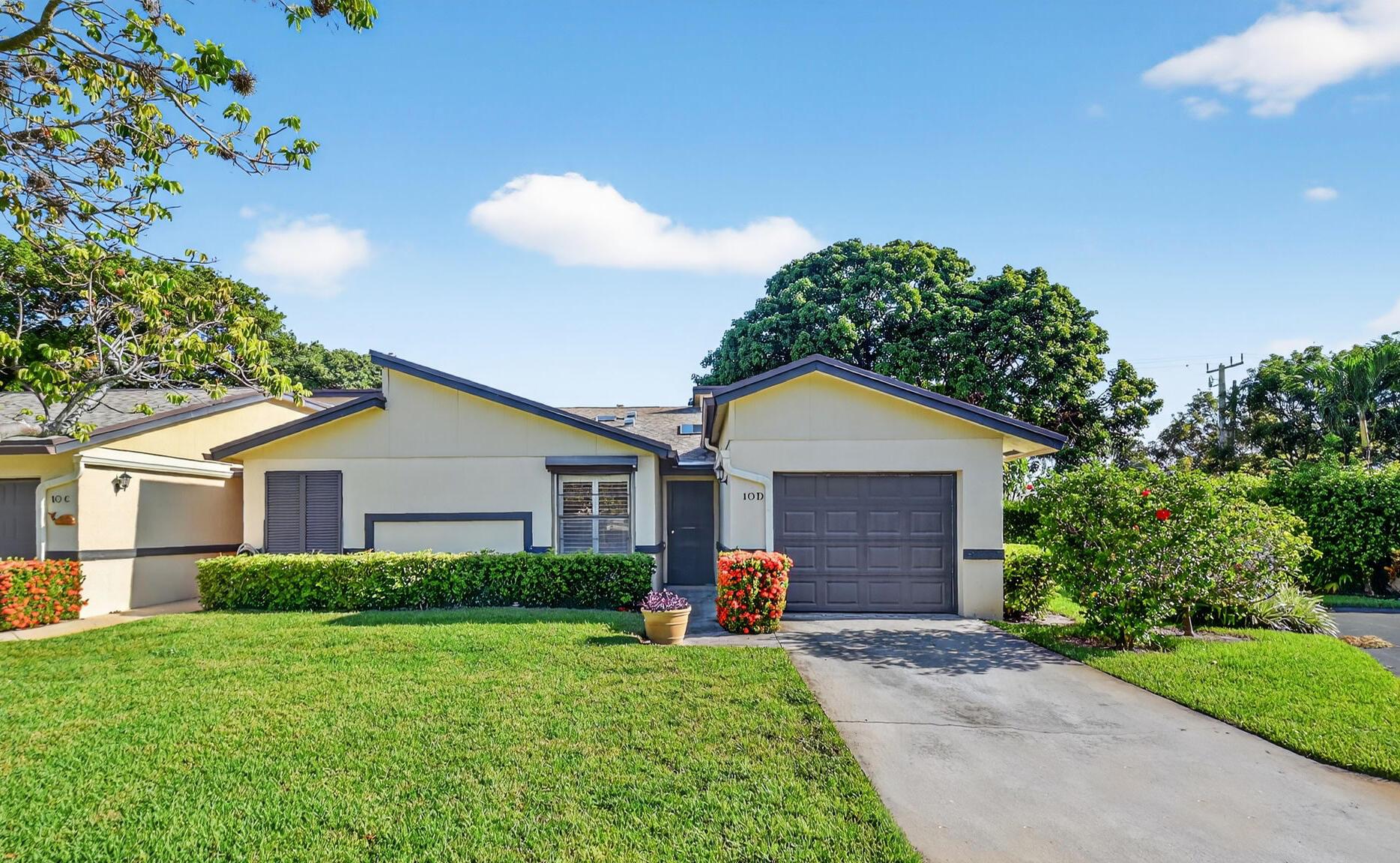 10 Ridge Pt Dr #D