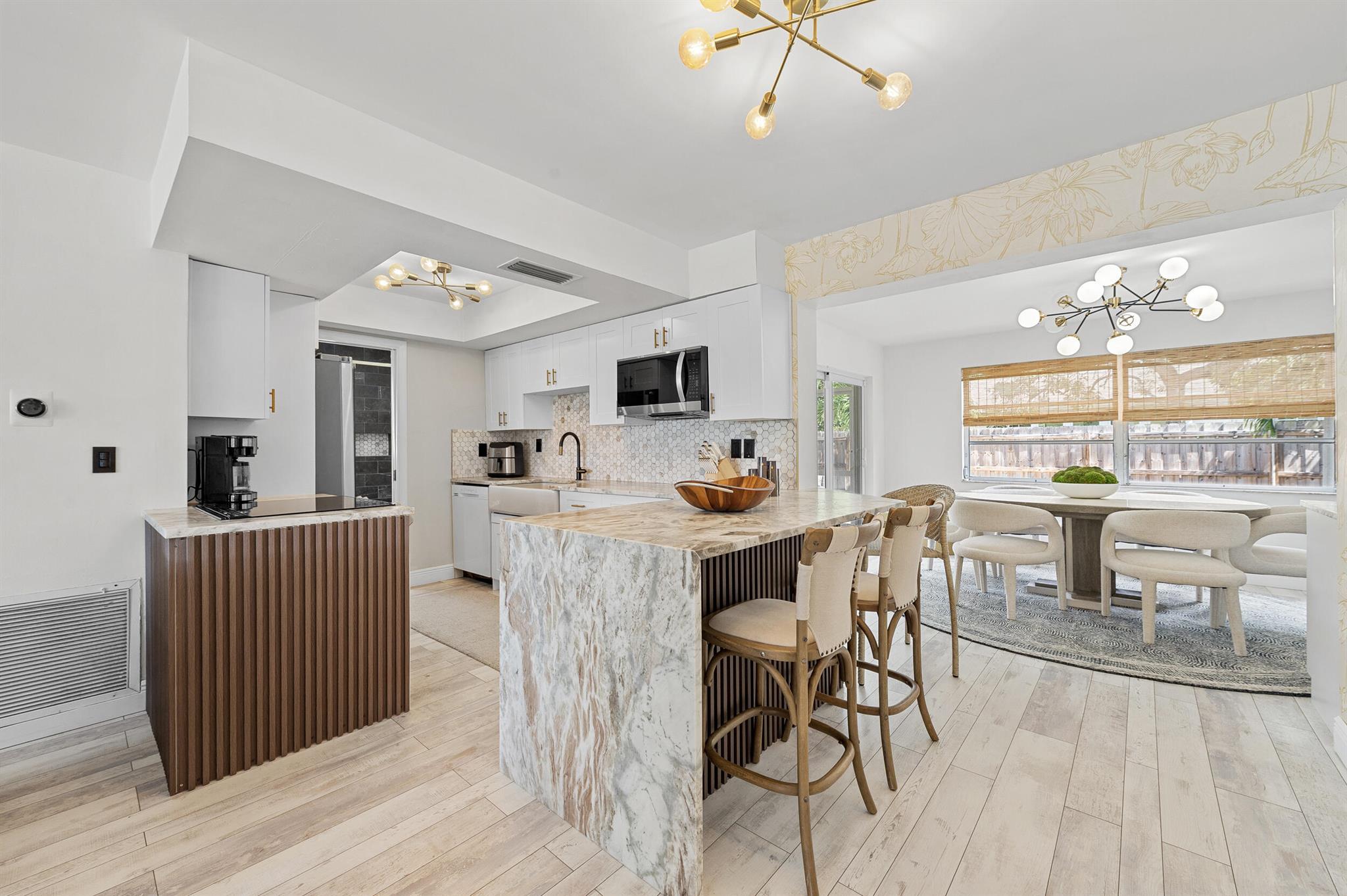 310 Wellesley Dr