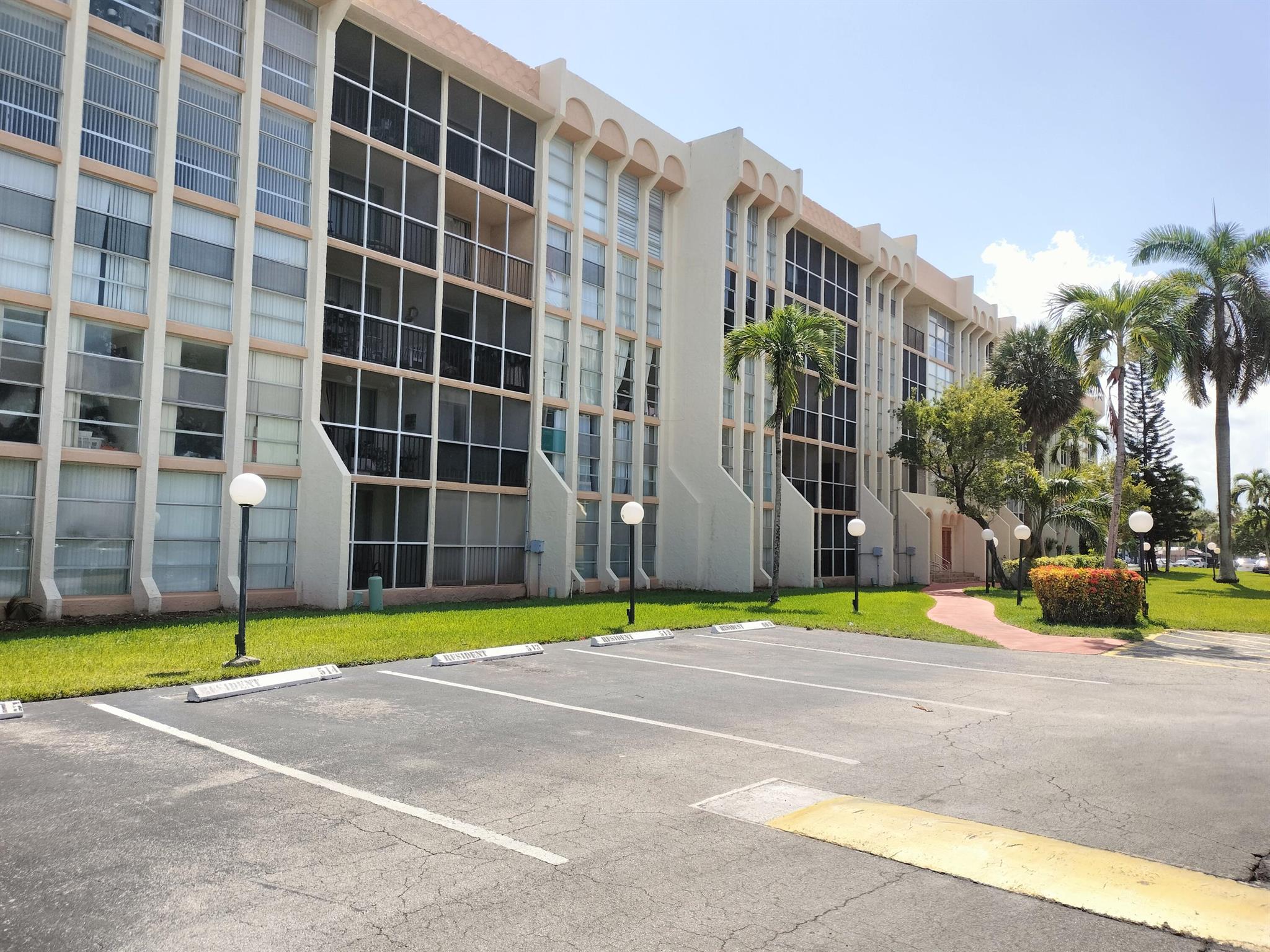 851 Three Iss Blvd #205