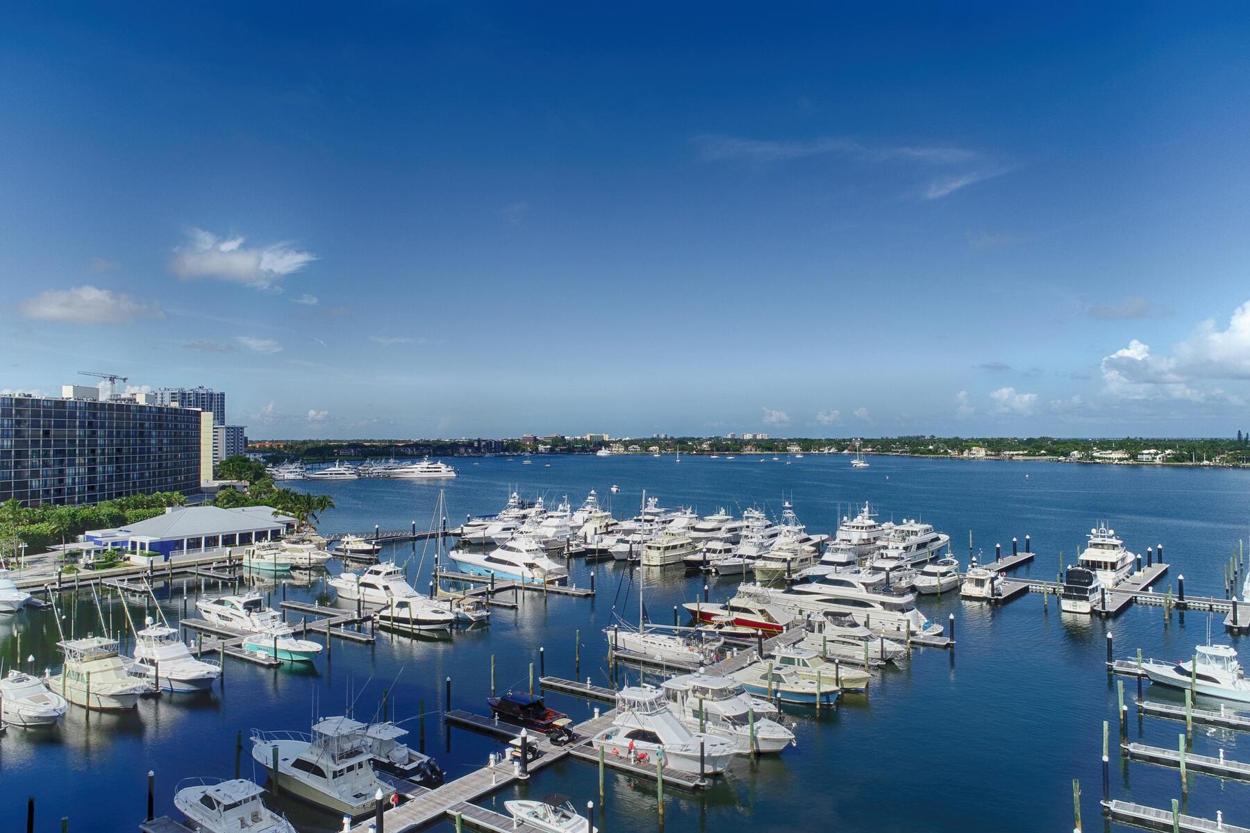 100 Lakeshore Dr #754