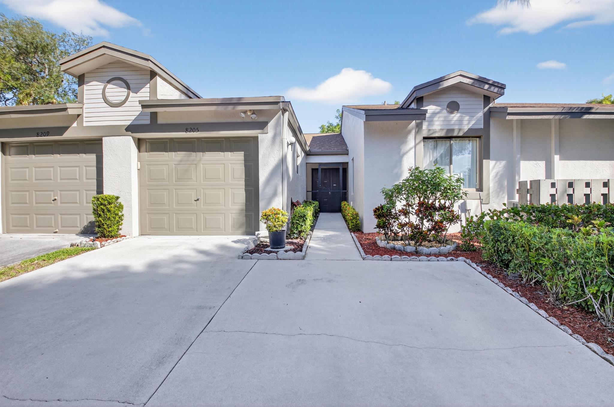 8205 Springview Ter