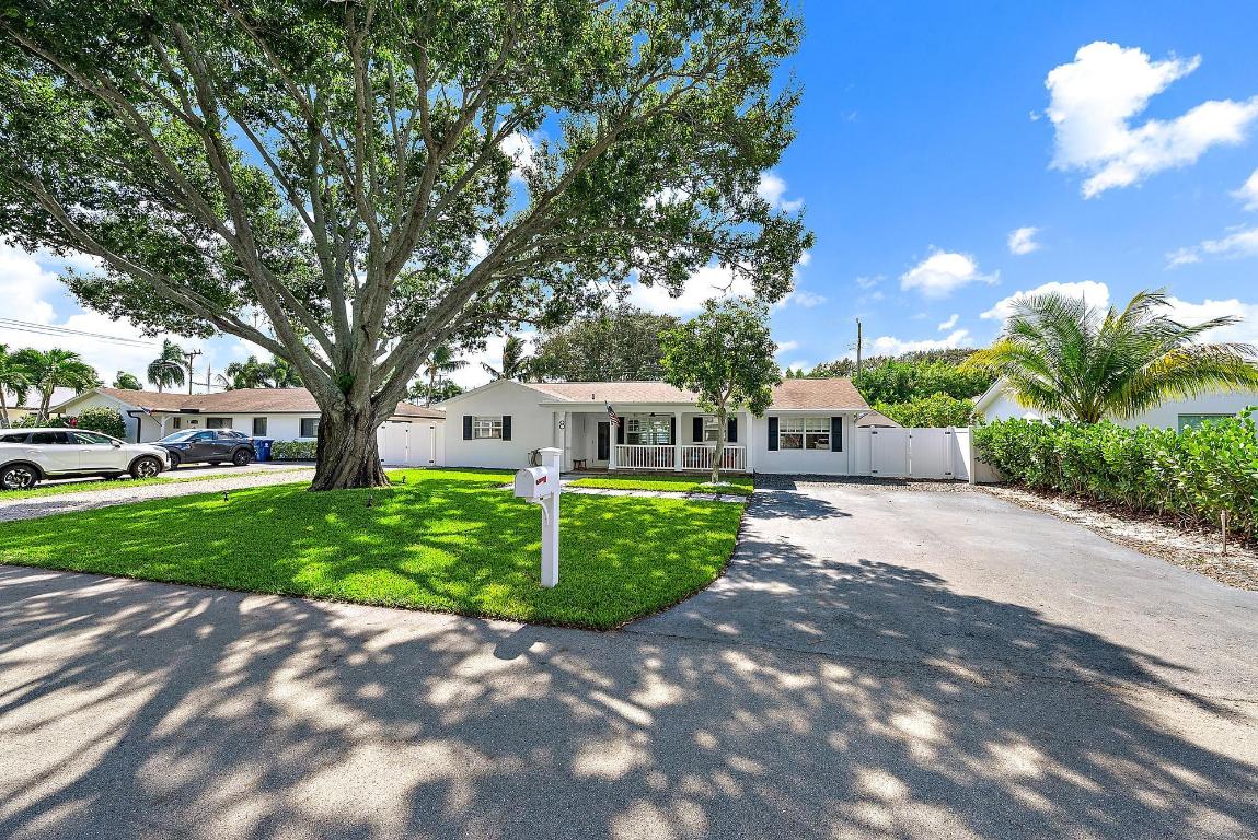 8 Windsor Rd Jupiter, FL 33469