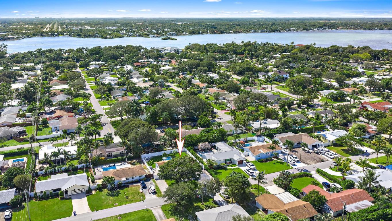 8 Windsor Rd Jupiter, FL 33469