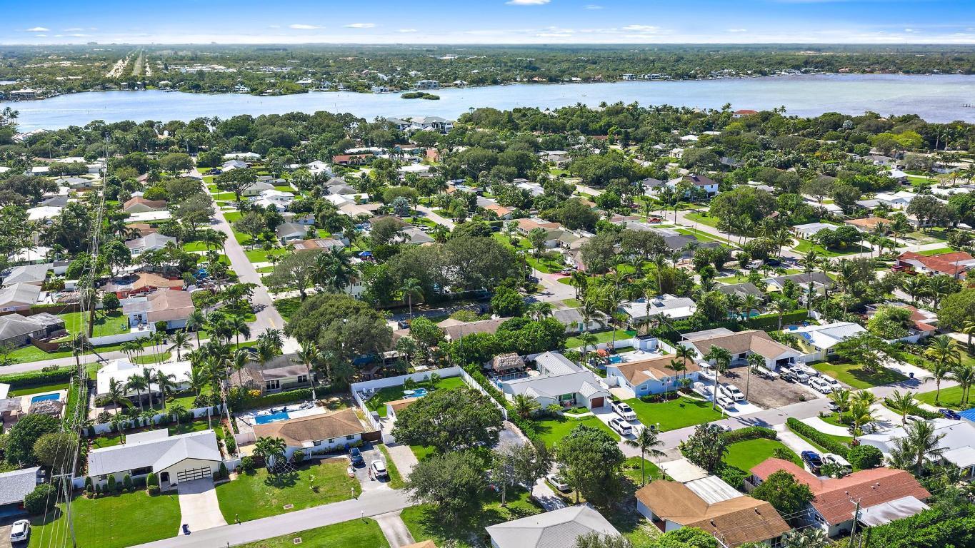 8 Windsor Rd Jupiter, FL 33469