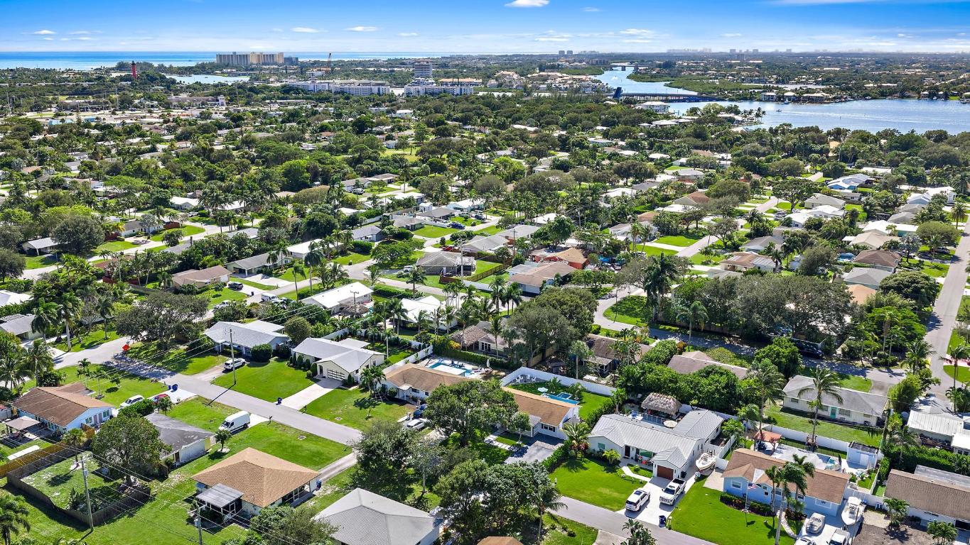 8 Windsor Rd Jupiter, FL 33469