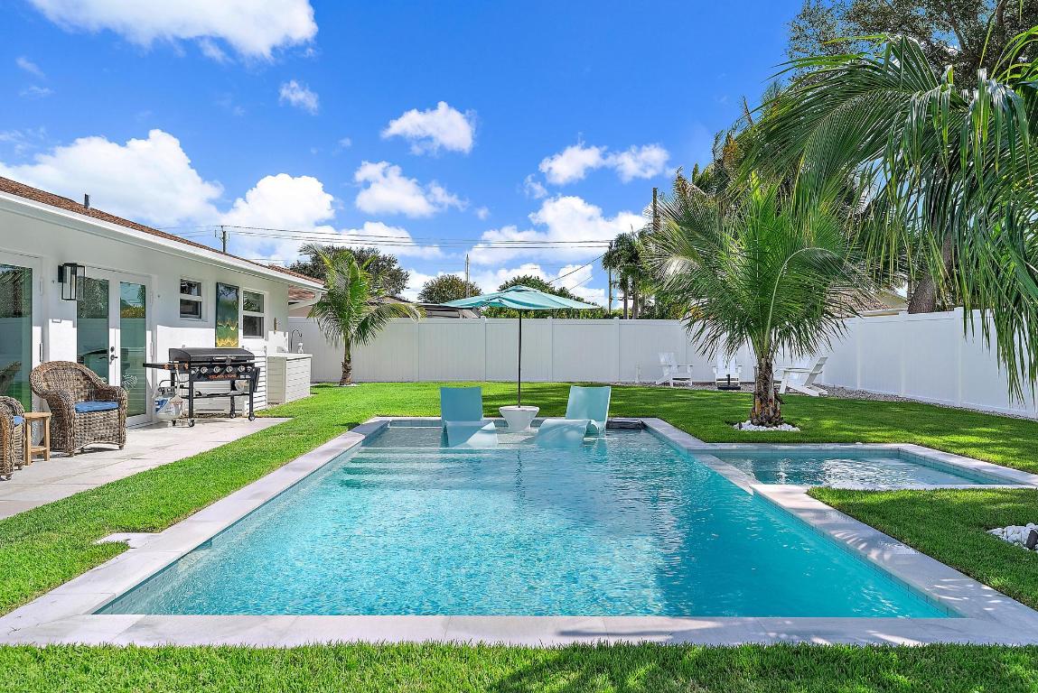 8 Windsor Rd Jupiter, FL 33469