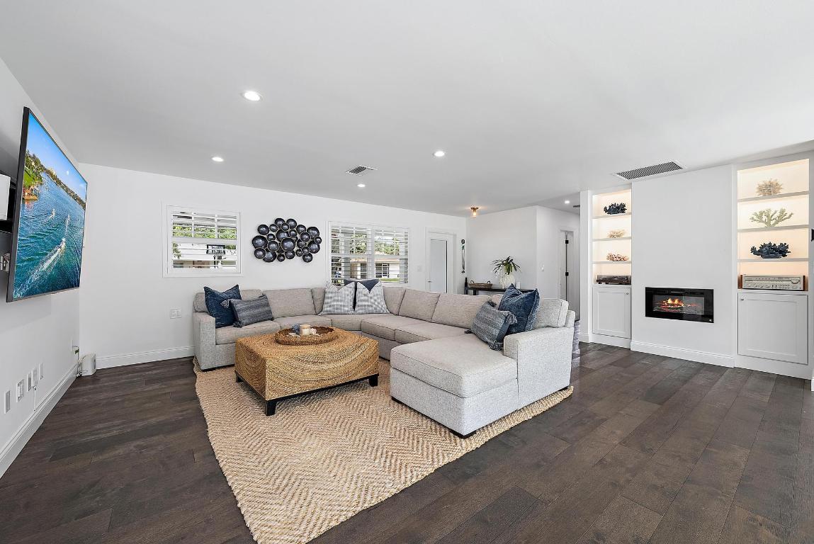 8 Windsor Rd Jupiter, FL 33469