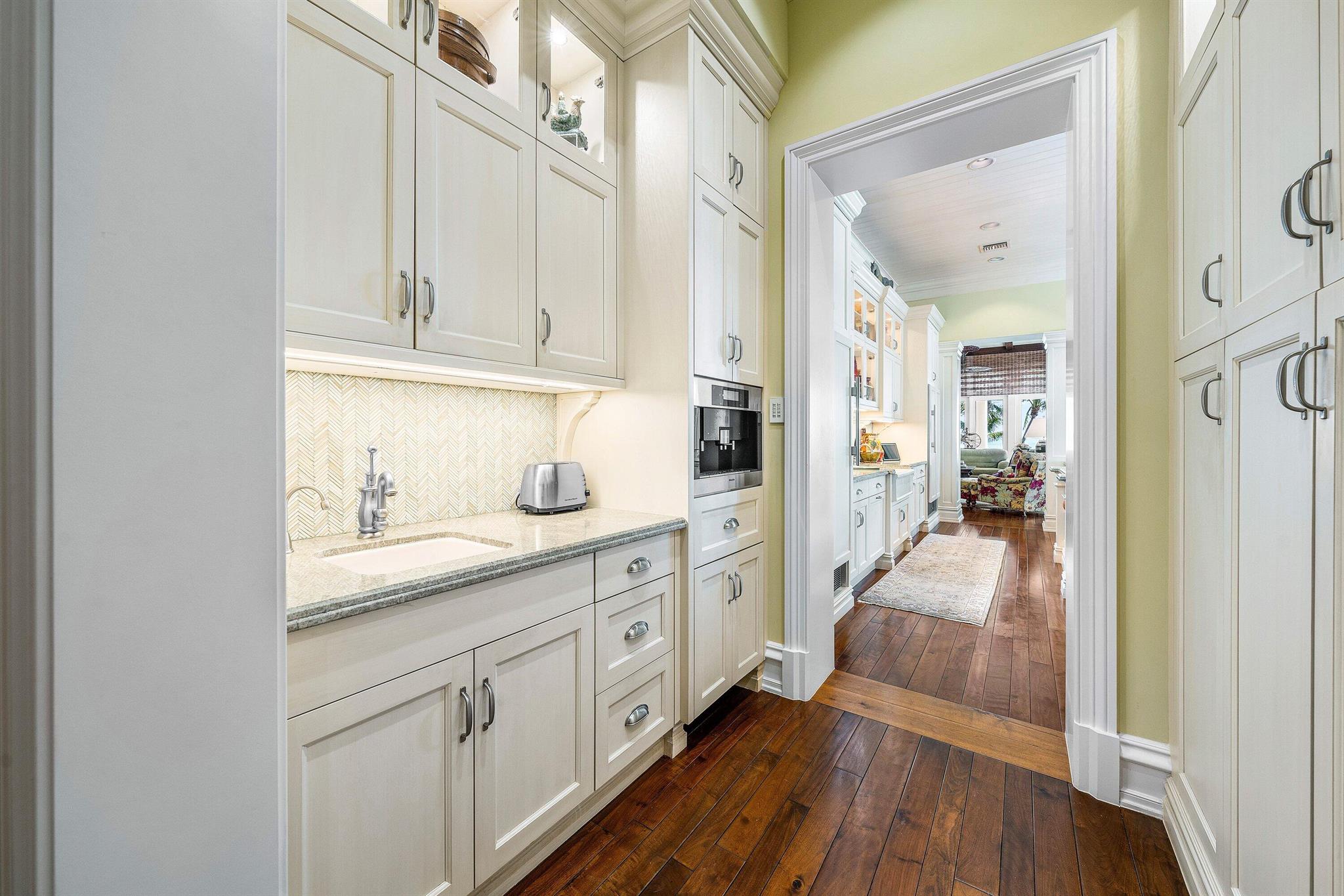 1083 Hillsboro Mile Hillsboro Beach, FL 33062