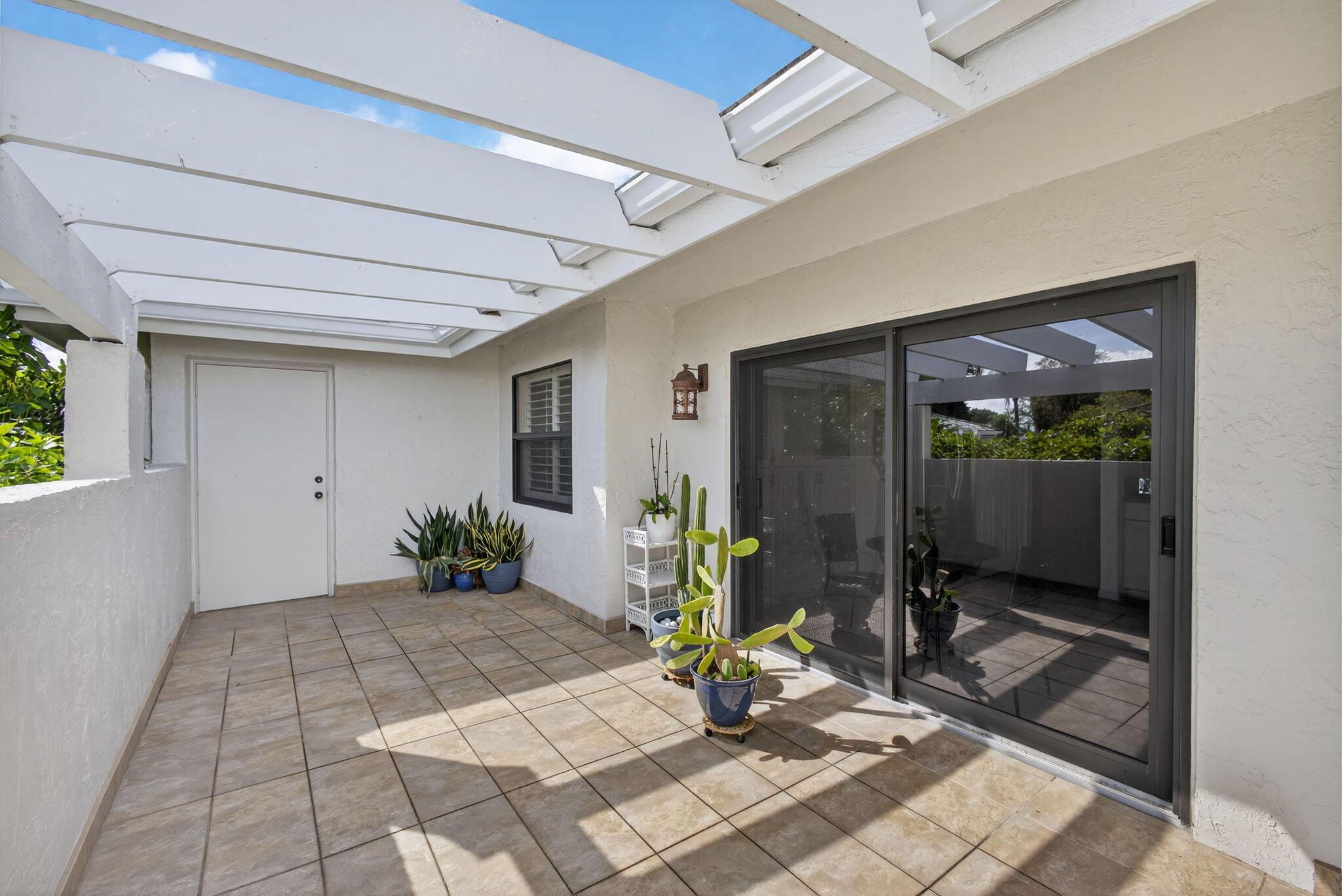 3644 Freshwater Dr Jupiter, FL 33477