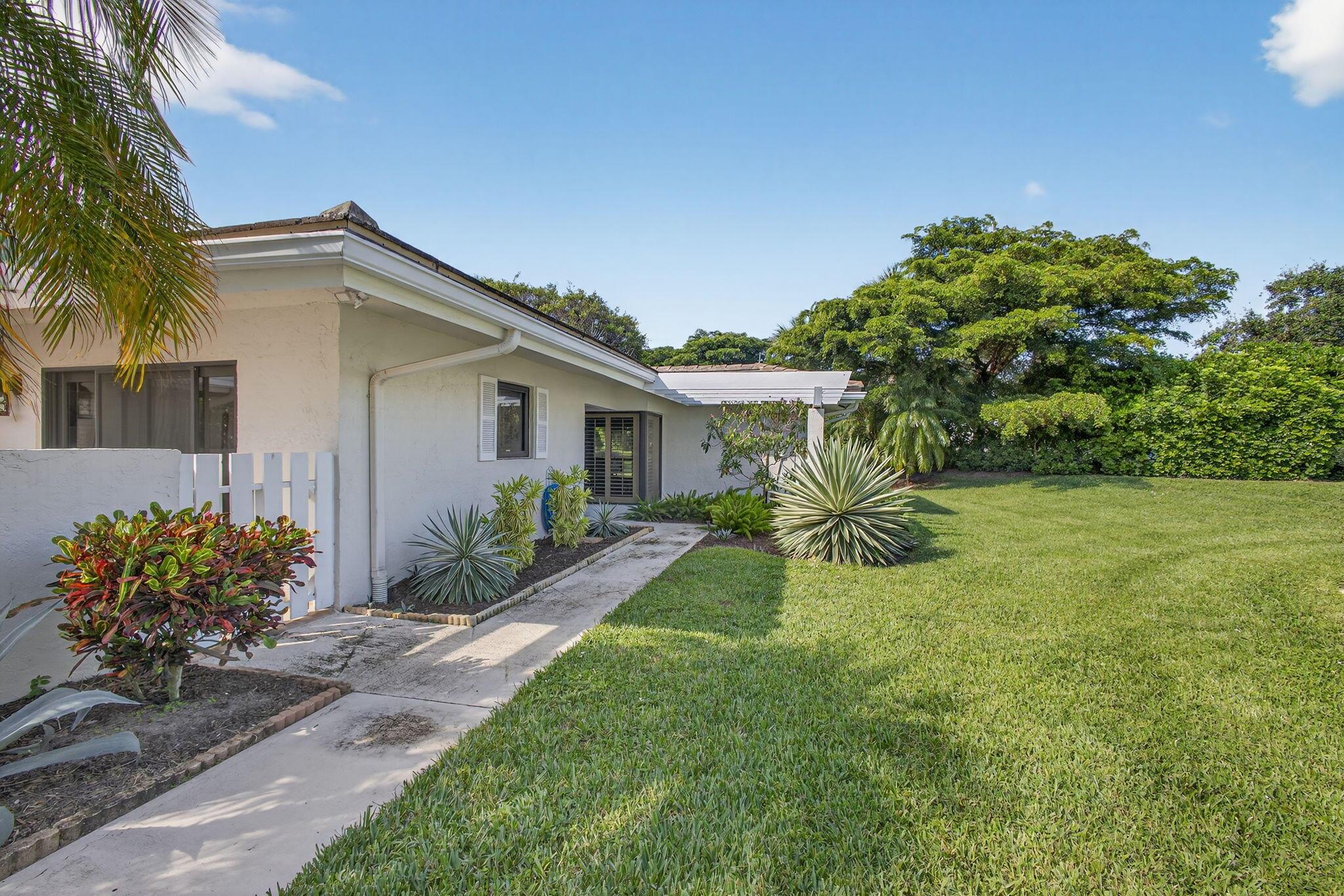 3644 Freshwater Dr Jupiter, FL 33477