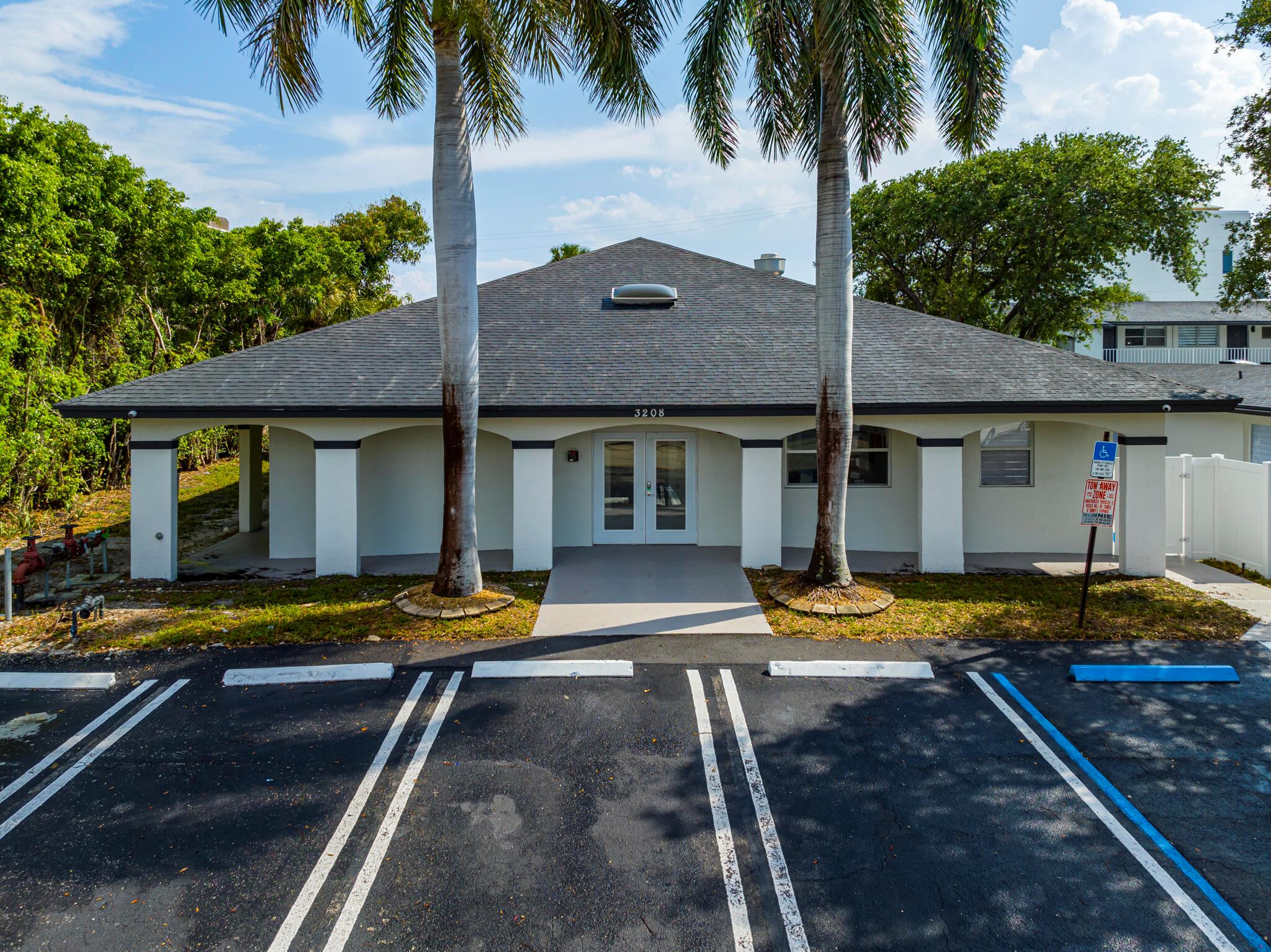 1020 N Riverside Dr Pompano Beach, FL 33062