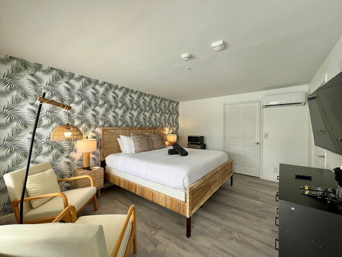 1020 N Riverside Dr Pompano Beach, FL 33062