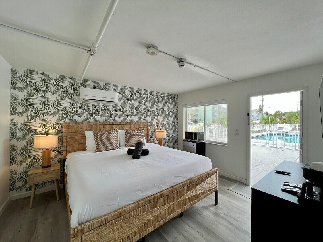 1020 N Riverside Dr Pompano Beach, FL 33062