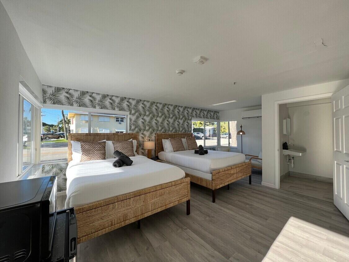 1020 N Riverside Dr Pompano Beach, FL 33062