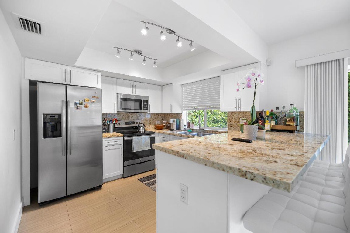 811 Capri St Coral Gables, FL 33134