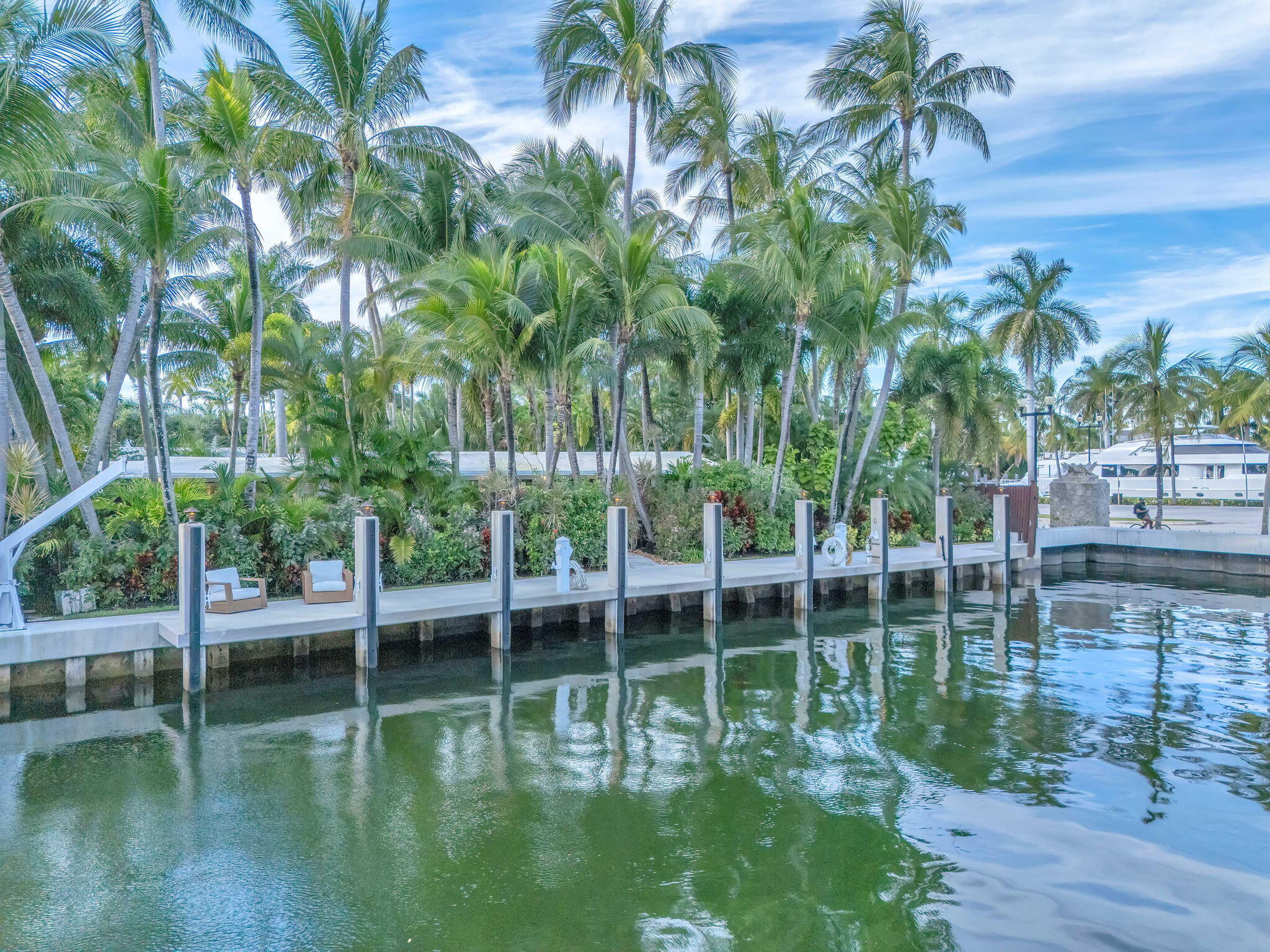 302 Coral Way Fort Lauderdale, FL 33301