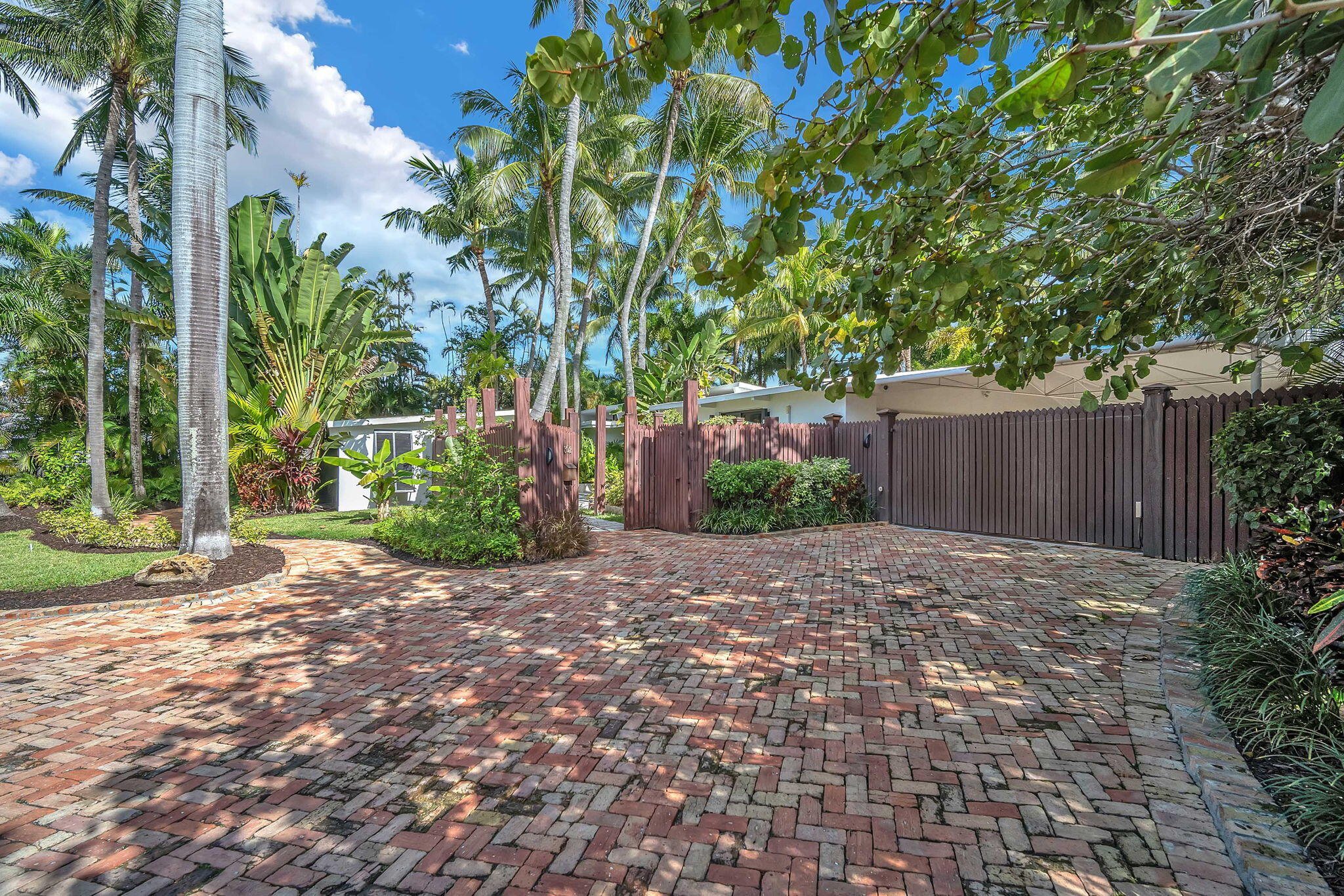 302 Coral Way Fort Lauderdale, FL 33301