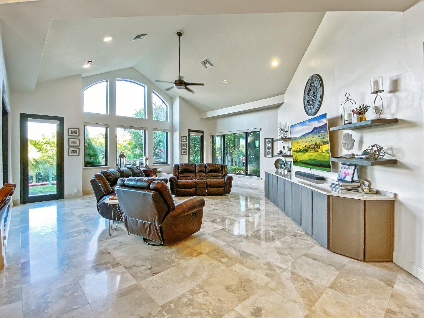 18989 SE Windward Is Jupiter, FL 33458