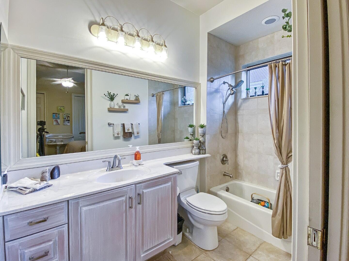 18989 SE Windward Is Jupiter, FL 33458