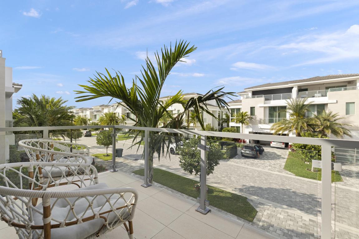 402 Ocean One Juno Beach, FL 33408