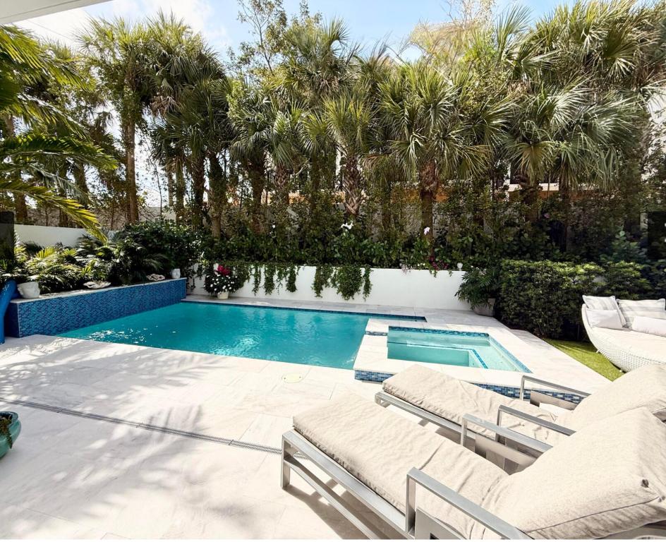 402 Ocean One Juno Beach, FL 33408