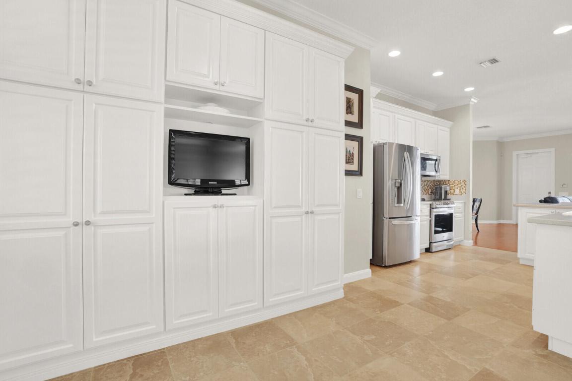 2688 E Community Jupiter, FL 33458