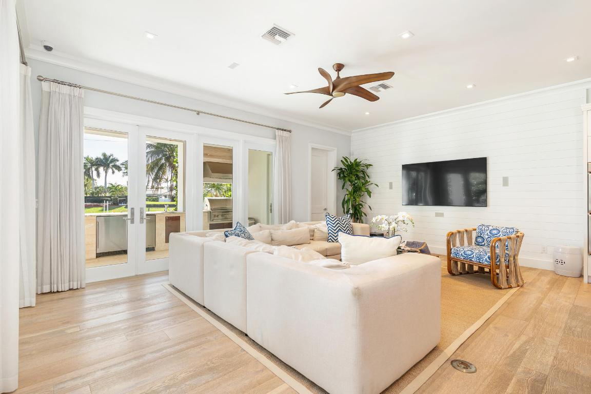 222 Arlington West Palm Beach, FL 33405