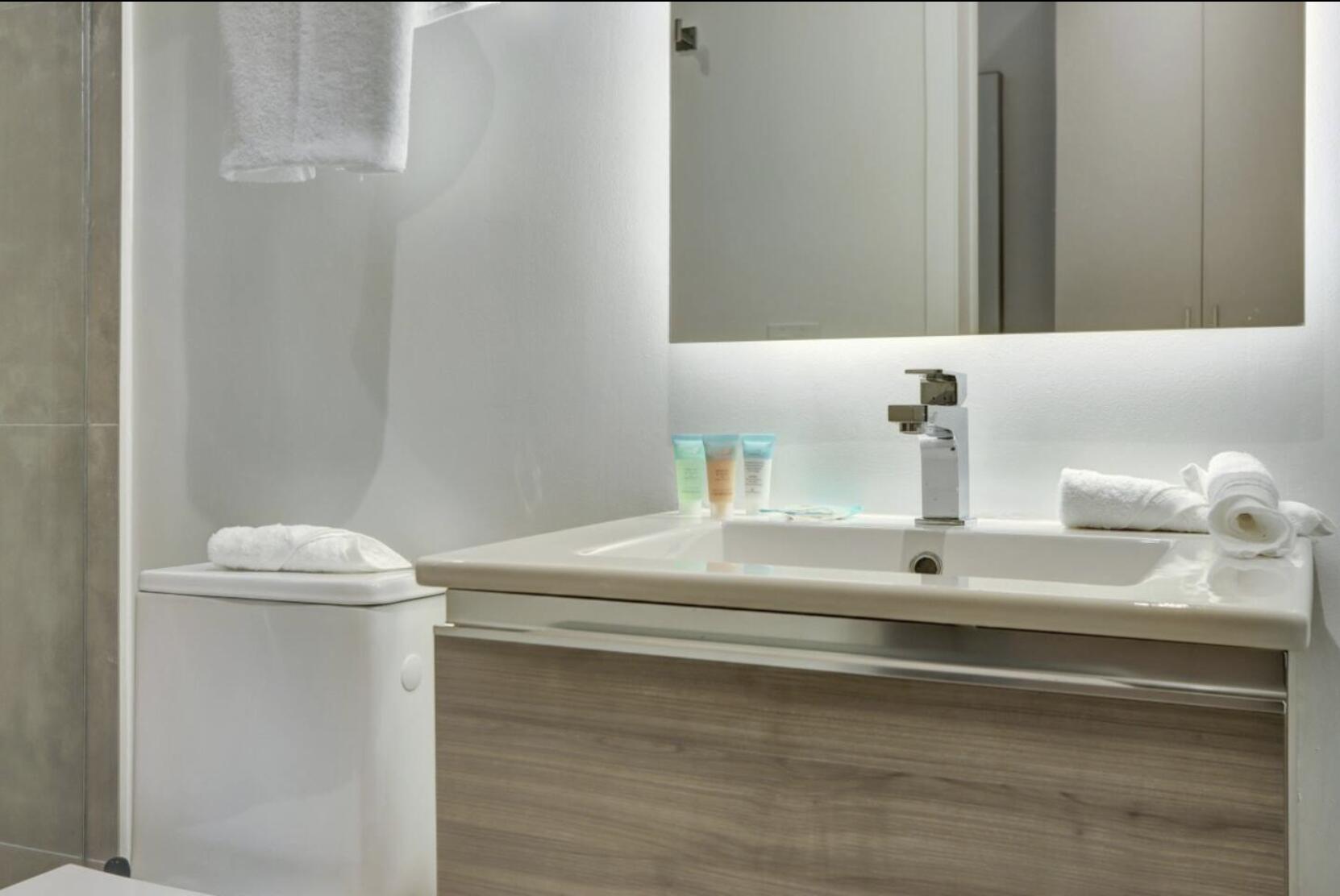 229 SW 9th #201 Miami, FL 33130