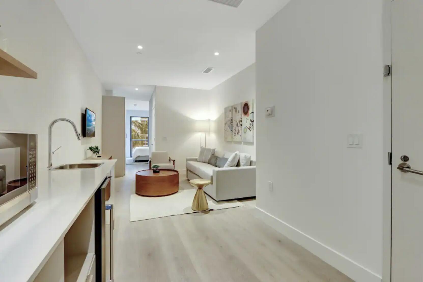 229 SW 9th #201 Miami, FL 33130