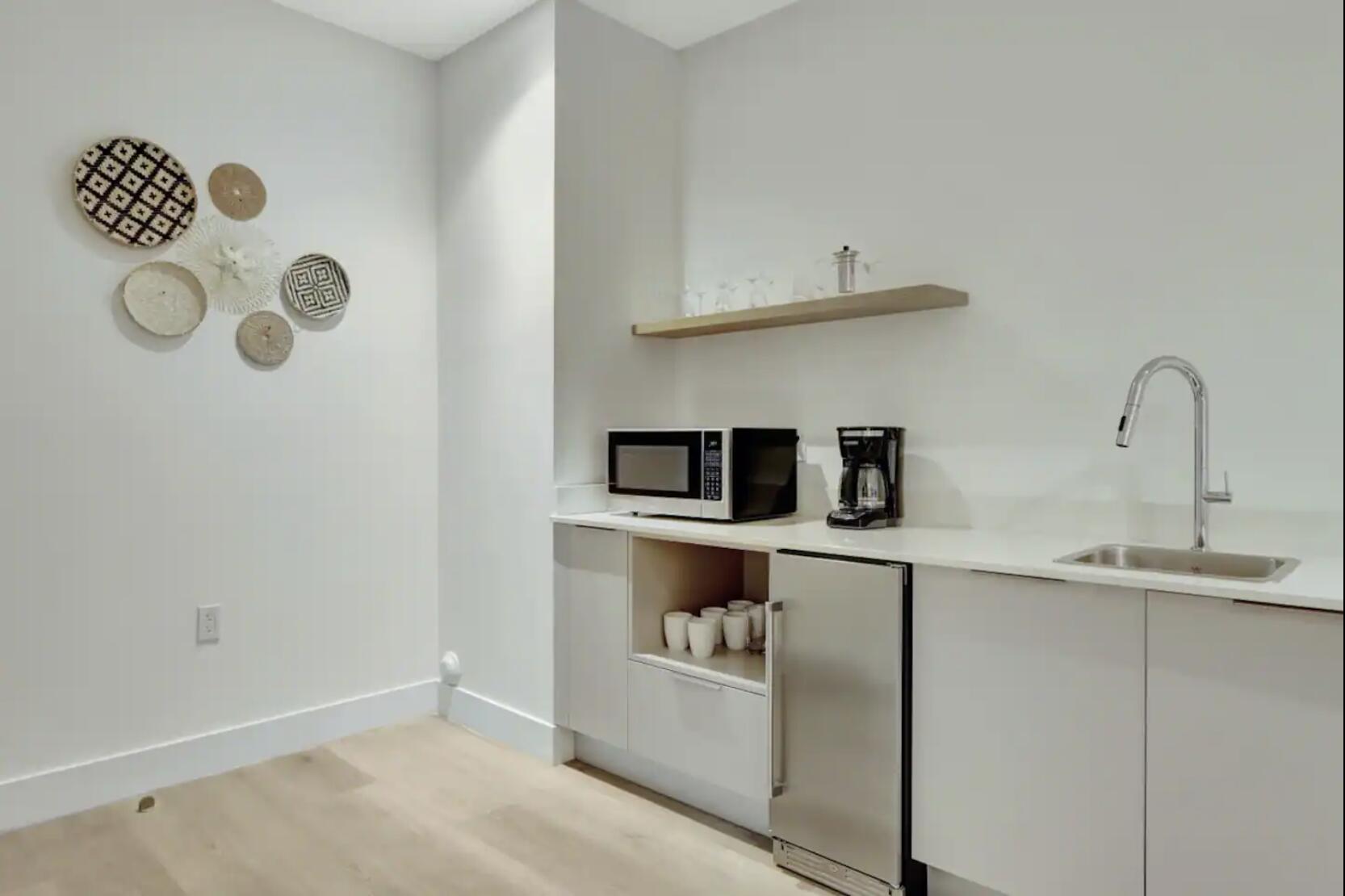 229 SW 9th #201 Miami, FL 33130