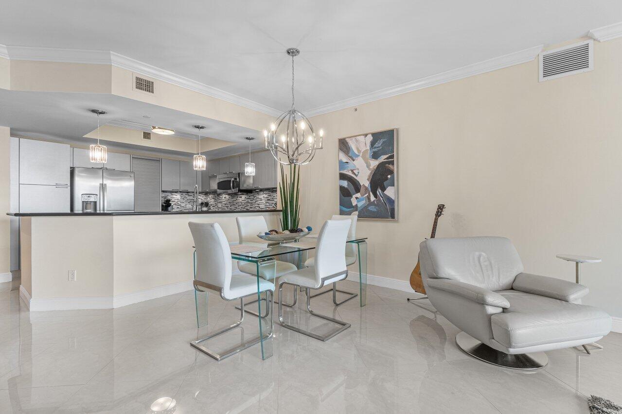 2650 Lake Shr #302 Riviera Beach, FL 33404