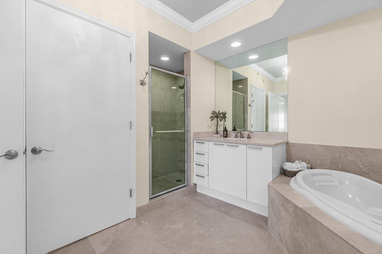 2650 Lake Shr #302 Riviera Beach, FL 33404