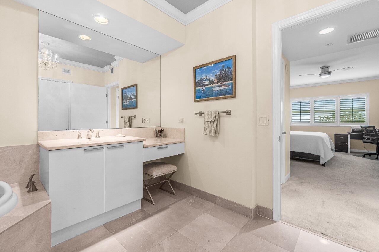 2650 Lake Shr #302 Riviera Beach, FL 33404