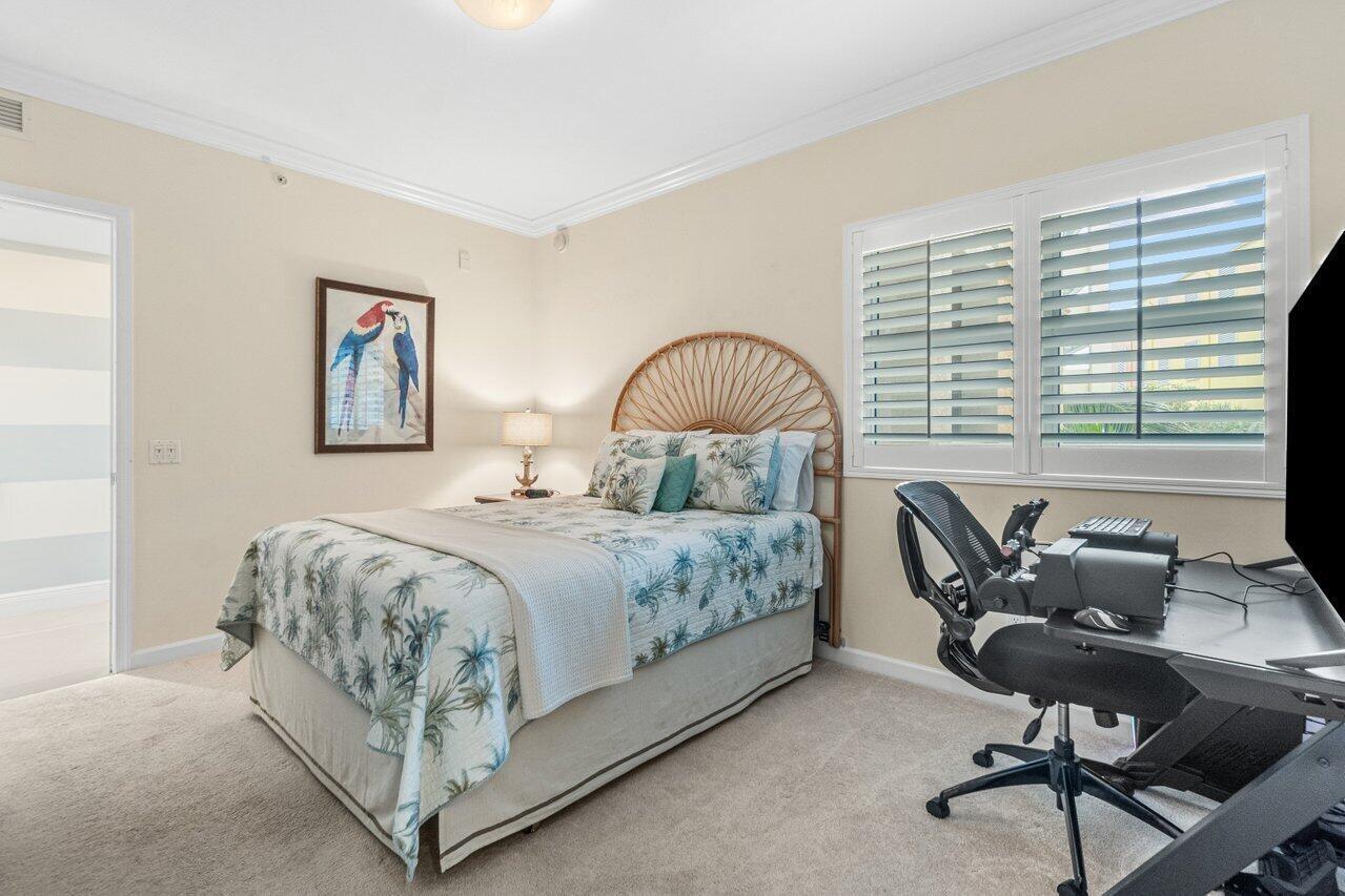 2650 Lake Shr #302 Riviera Beach, FL 33404