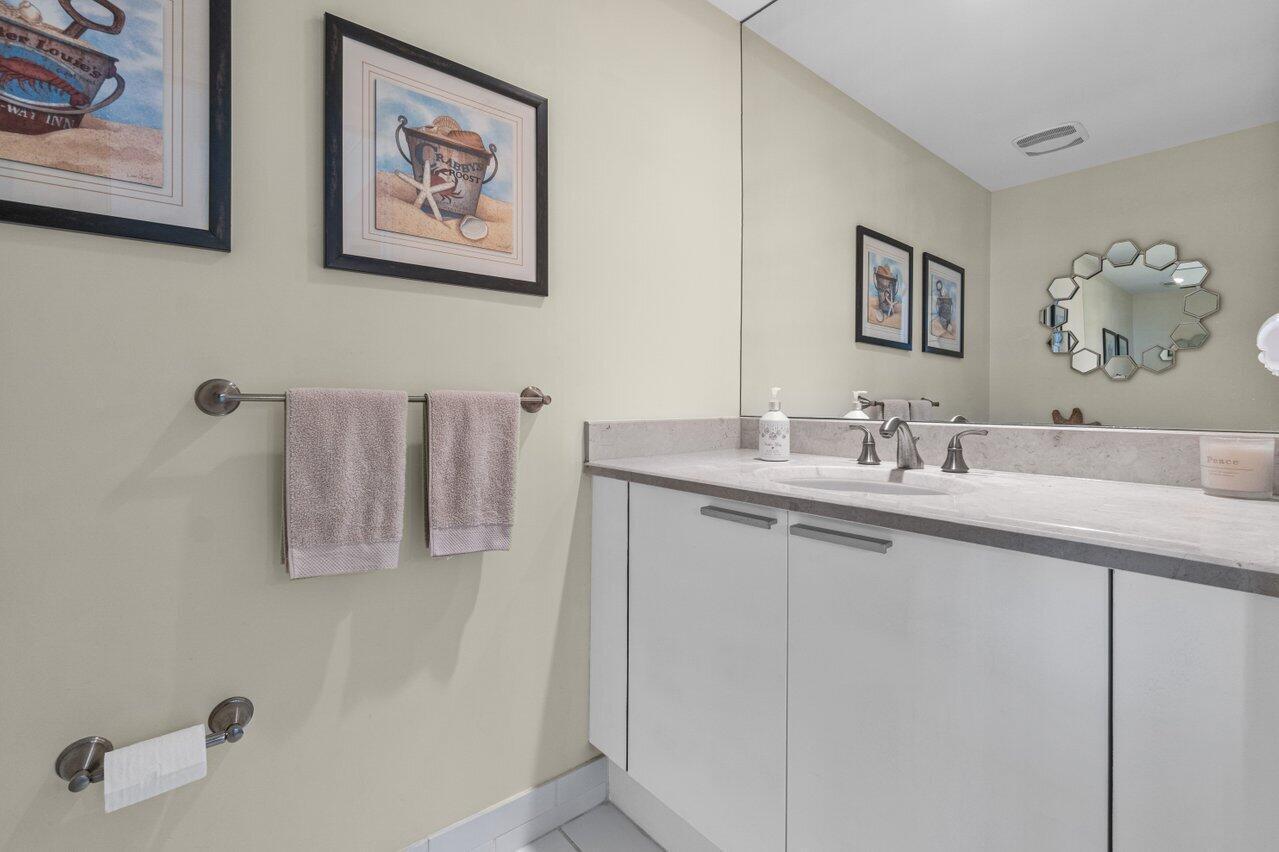 2650 Lake Shr #302 Riviera Beach, FL 33404