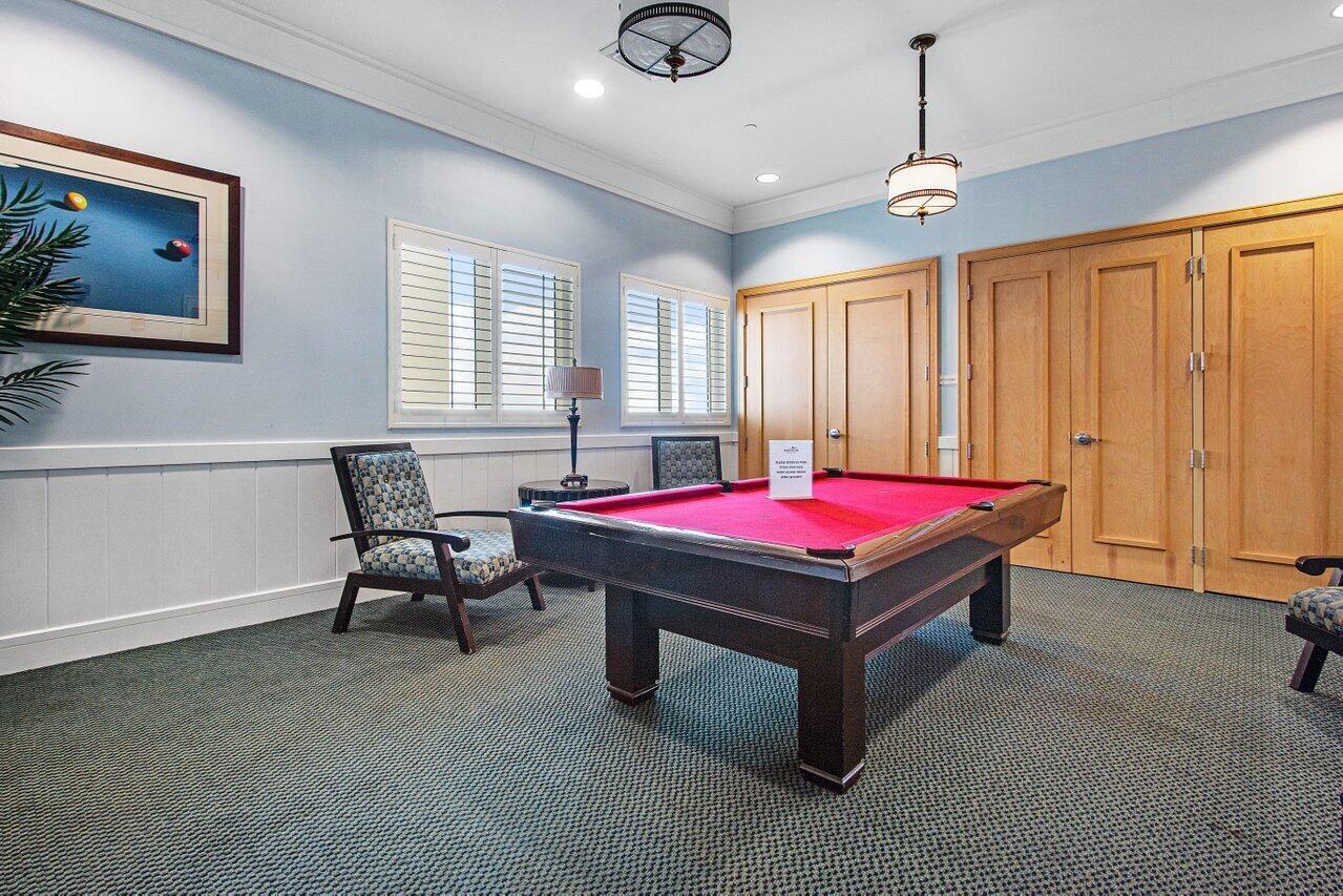 2650 Lake Shr #302 Riviera Beach, FL 33404