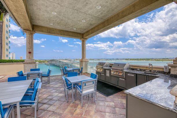 2650 Lake Shr #302 Riviera Beach, FL 33404