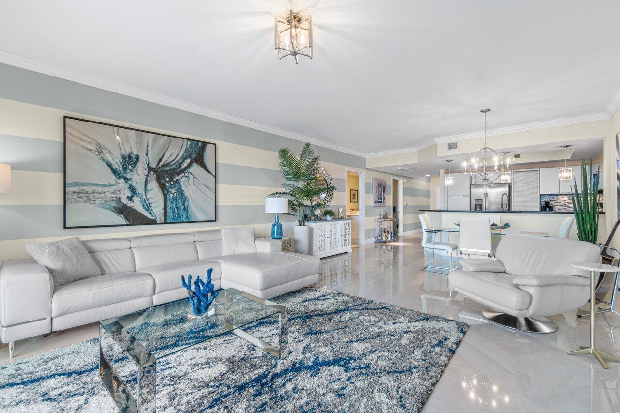 2650 Lake Shr #302 Riviera Beach, FL 33404