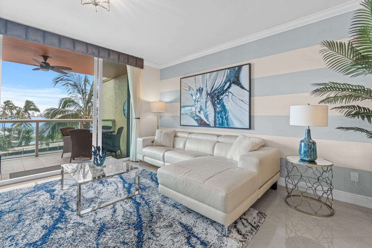 2650 Lake Shr #302 Riviera Beach, FL 33404