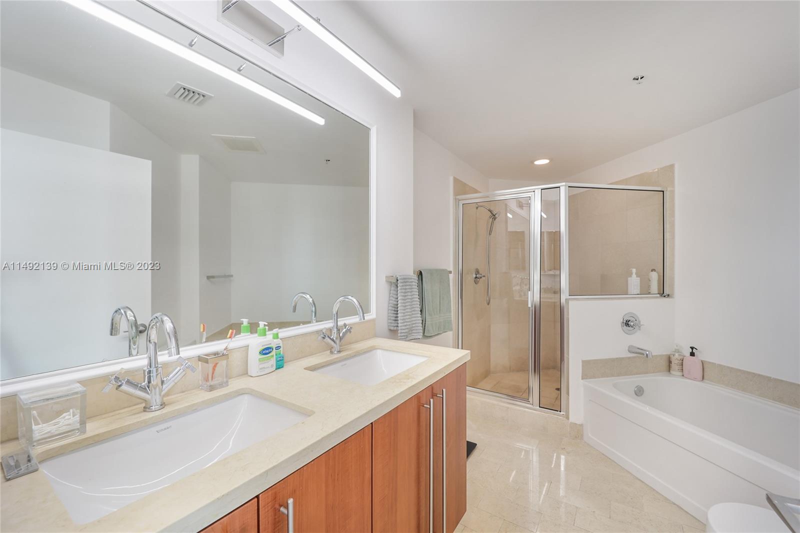 79 SW 12th St #2412-S Miami, FL 33130