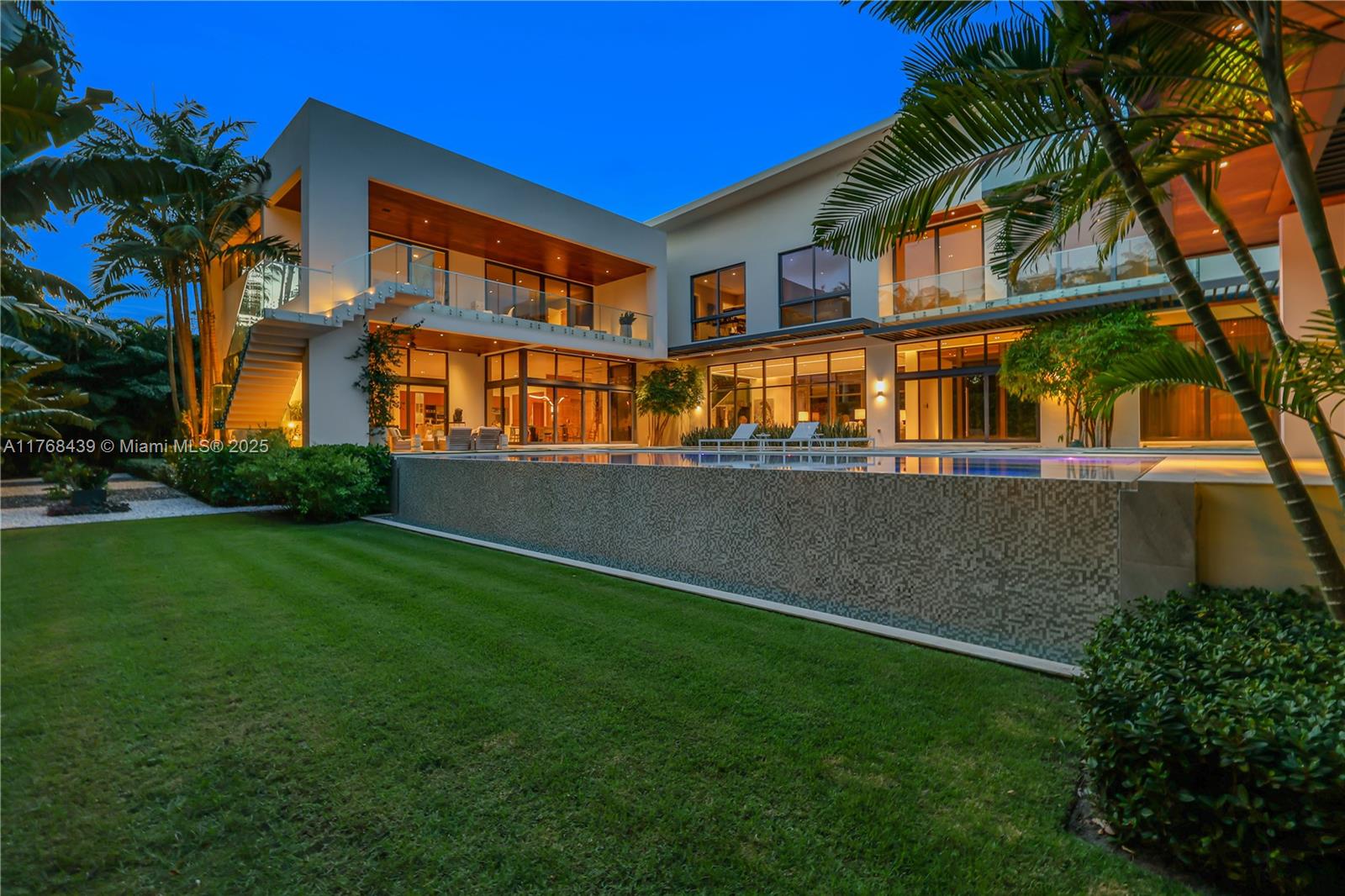 4780 SW 86th Ter Miami, FL 33143 4780 SW 86th Ter Miami, FL 33143